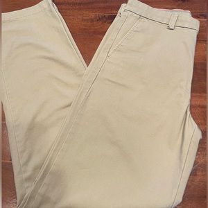 Southern Tide youth boys khaki dress pants. Size 12. Excellent condition.